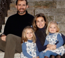Sus Majestades los Reyes, Su Alteza Real la Princesa de Asturias y Su Alteza Real la Infanta Doña Sofía